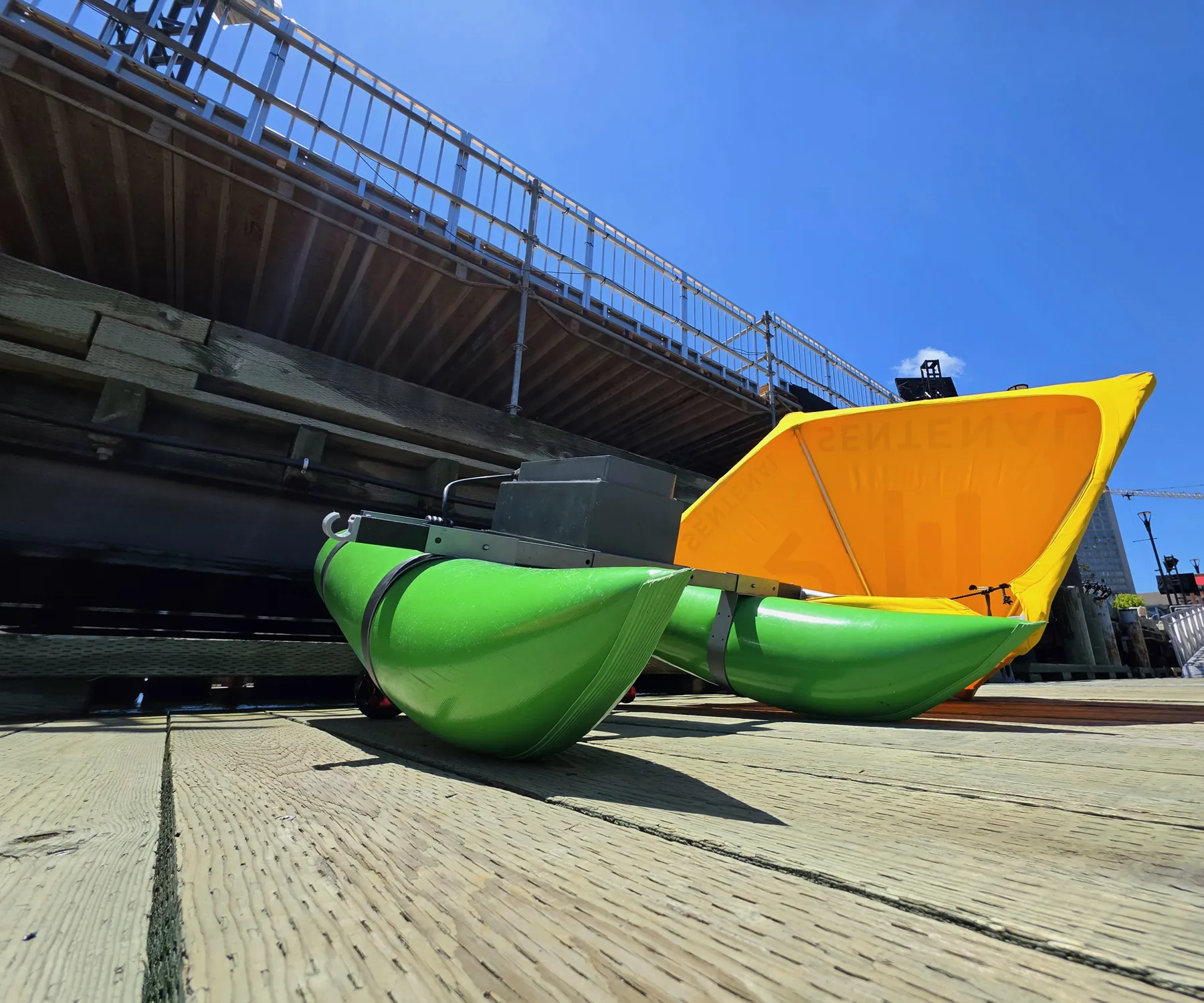 A Sentenal from low down with its mark top open: both hulls, the frame and the thrusters